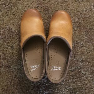 Dansko Professional Distressed-Honey
